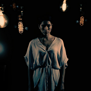 ����� ����� Defying Decay